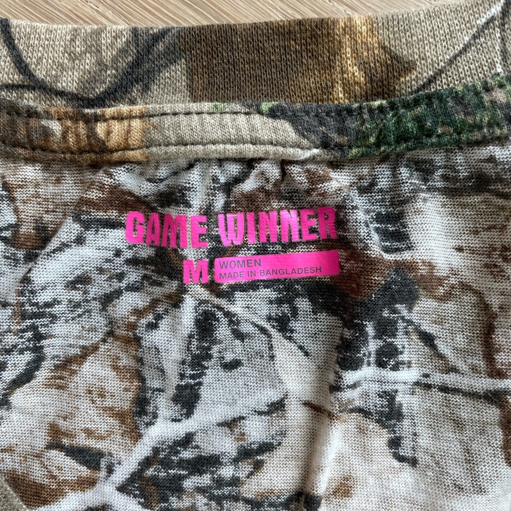 Realtree Vintage Brown and Green Camo Short Sleeve Tee -Medium - Picture 2 of 3